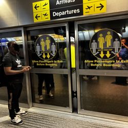 AirTrain JFK - Doors