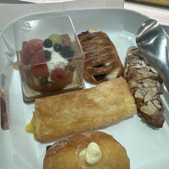 Tous Les Jours - Bakeries Near Me - Minneapolis, Minnesota Tous Les Jours - Bakeries Near Me - Minneapolis, Minnesota