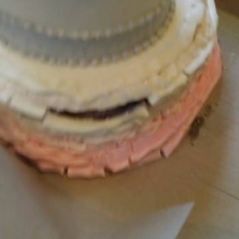 A Serendipity Cakery - Our cake that fell apart before it got to the venue - Bakeries Near Me - Riverview, Michigan