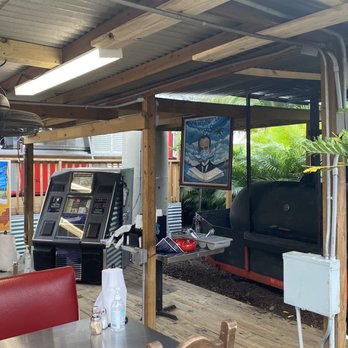 Jama Benn Jama - Outside dining - Cuban Near Me - Hialeah Gardens, Florida