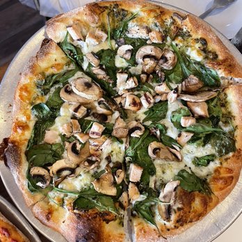 Manny's Barzzeria - Chicken pesto pizza - Pizza Near Me - Isleton, California Manny's Barzzeria - Chicken pesto pizza - Pizza Near Me - Isleton, California