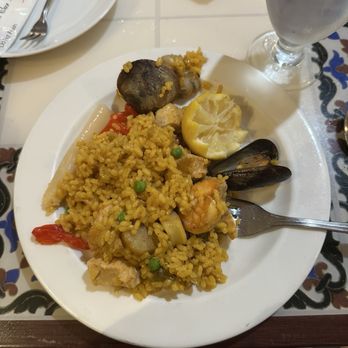 The Columbia - Paella de Valencia (tastes horrible) - Spanish Near Me - St Augustine, Florida The Columbia - Paella de Valencia (tastes horrible) - Spanish Near Me - St Augustine, Florida