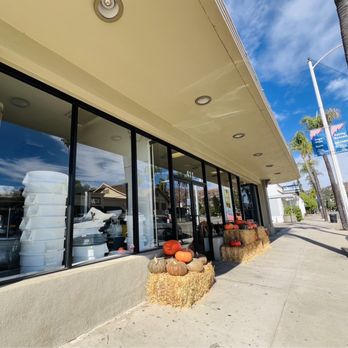 Roan Mills Grains - Outside - Bakeries Near Me - Fillmore, California Roan Mills Grains - Outside - Bakeries Near Me - Fillmore, California