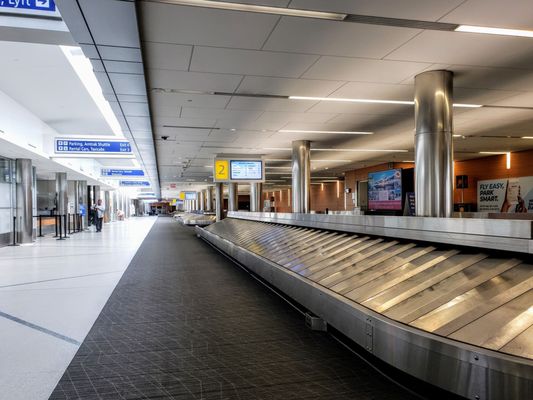 Milwaukee Mitchell International Airport by null