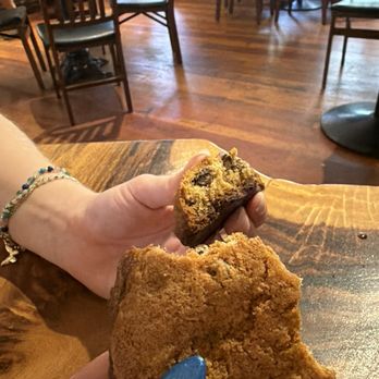 Kokee Lodge - Grandmas chocolate chip cookies - Cocktail Bars Near Me - Waimea, Hawaii