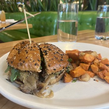 True Food Kitchen - Grass fed beef burger with sweet potato - New American Near Me - Phoenix, Arizona True Food Kitchen - Grass fed beef burger with sweet potato - New American Near Me - Phoenix, Arizona