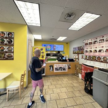 Ahi Lovers - Inside - Japanese Near Me - Honolulu, Hawaii