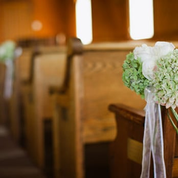 Mill Valley Flowers - Pew arrangement by Annabella. - Florists Near Me - Mill Valley, California