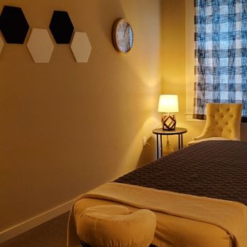 Revision Massage - Revision Massage therapy room - Massage Therapy Near Me - Monroe, Washington Revision Massage - Revision Massage therapy room - Massage Therapy Near Me - Monroe, Washington