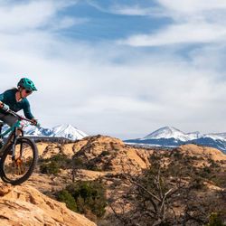Momentum Mountain Biking Instruction