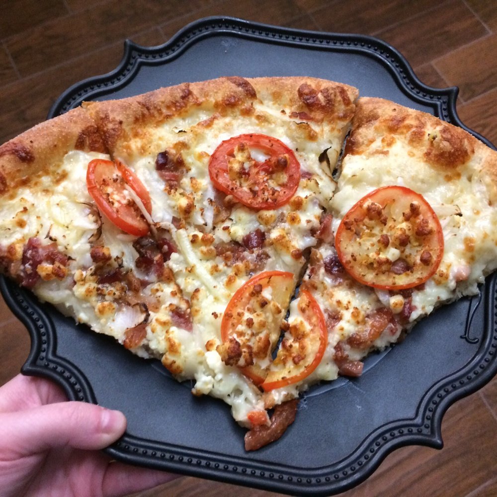 Marco's Pizza - We got the "award winning" White Cheezy large pizza. It's a white pizza with tomatoes bacon and onions. so damn good! - Pizza Near Me - Orlando, Florida Marco's Pizza - We got the "award winning" White Cheezy large pizza. It's a white pizza with tomatoes bacon and onions. so damn good! - Pizza Near Me - Orlando, Florida
