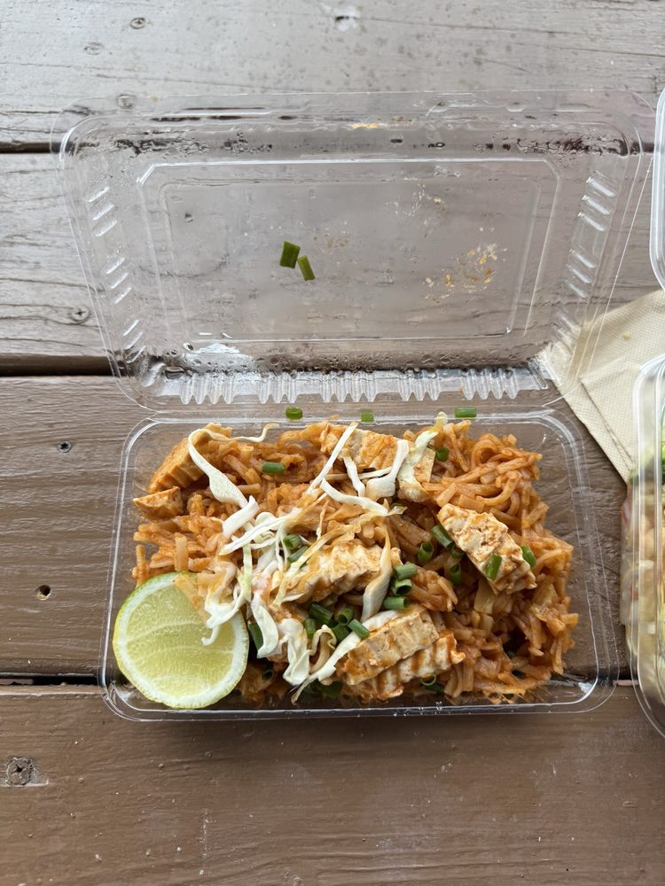 Ou's Thai Food Logo