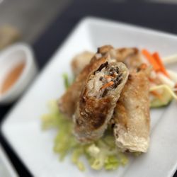 SOMI Vietnamese Bistro - CRISPY SPRING ROLLS were great
