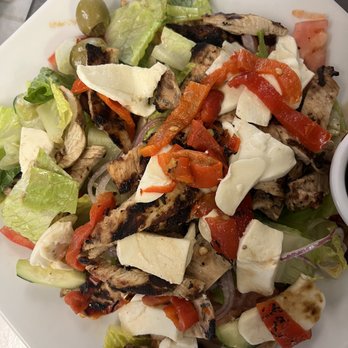 La Pizza - a plate of salad with chicken and tomatoes - Pizza Near Me - Harrison, New Jersey La Pizza - a plate of salad with chicken and tomatoes - Pizza Near Me - Harrison, New Jersey