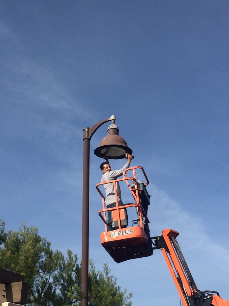Slide of On Time Electric and Lighting