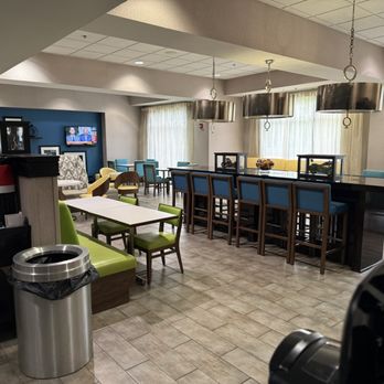 Hampton Inn Birmingham/Leeds, AL - Breakfast area - Hotels Near Me - Leeds, Alabama Hampton Inn Birmingham/Leeds, AL - Breakfast area - Hotels Near Me - Leeds, Alabama