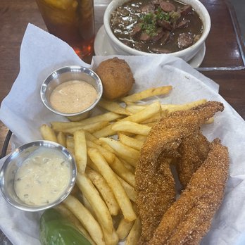Bongo Beaux's Bourre Palace & Cajun Kitchen - Fried catfish basket - Cajun/Creole Near Me - Celina, Texas