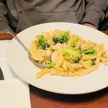 Horseshoe Pub & Restaurant - a plate of pasta and broccoli - Pubs Near Me - Hudson, Massachusetts