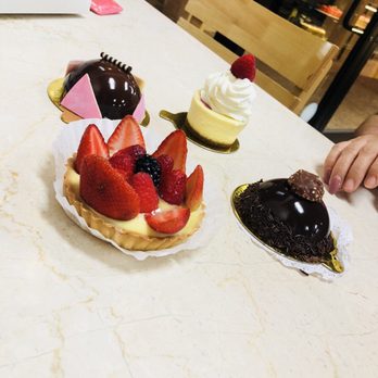 Baklovah Bakery - Desserts Near Me - San Antonio, Texas