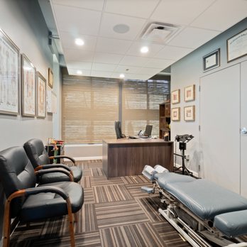 DeCrescenzo Chiropractic - Chiropractors Near Me - Providence, Rhode Island