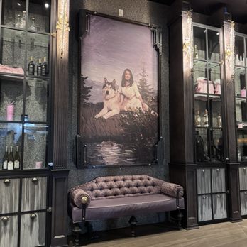 Wolf by Vanderpump at Caesars Republic Lake Tahoe - Beautiful art - American Near Me - Stateline, Nevada