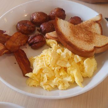 Birdy’s Behind the Bower - American breakfast - Breakfast & Brunch Near Me - New Orleans, Louisiana Birdy’s Behind the Bower - American breakfast - Breakfast & Brunch Near Me - New Orleans, Louisiana