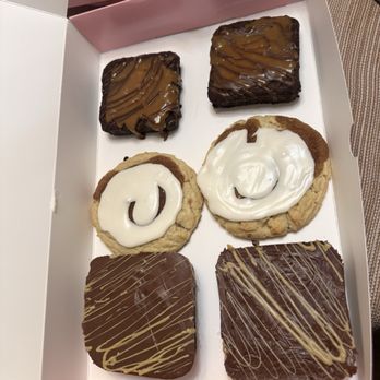 Crumbl - Stockton - 6-Pack - Bakeries Near Me - Stockton, California Crumbl - Stockton - 6-Pack - Bakeries Near Me - Stockton, California