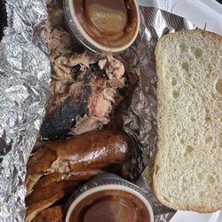 Big Butts BBQ - Smoked pork and green onion sausage
