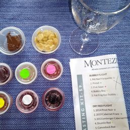 Bubbly tasting kit to go, and an ice wine sample