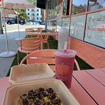 Whata Peach - Juice Bars & Smoothies Near Me - Studio City, California Whata Peach - Juice Bars & Smoothies Near Me - Studio City, California