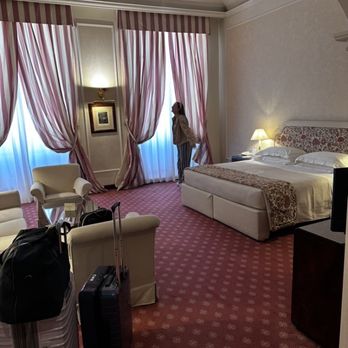 Alberghi: De La Ville - Beautiful, tall ceilings!! - Hotels Near Me - Florence, FI