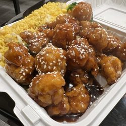 Golden Wok - D14. Sesame Chicken Dinner Special