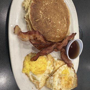 Friendly's - Big-Two-Do Breakfast - Ice Cream & Frozen Yogurt Near Me - Medford, New York Friendly's - Big-Two-Do Breakfast - Ice Cream & Frozen Yogurt Near Me - Medford, New York