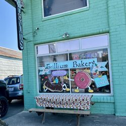 Trillium Bakery - Cute store front