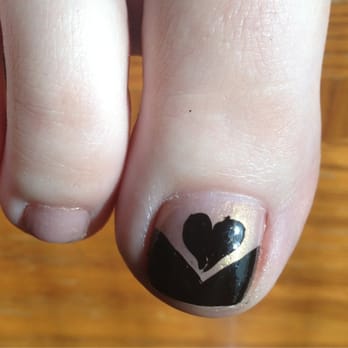 Cellinie Nails & Spa - Sloppy design by Tiffany! - Nail Salons Near Me - Moreno Valley, California