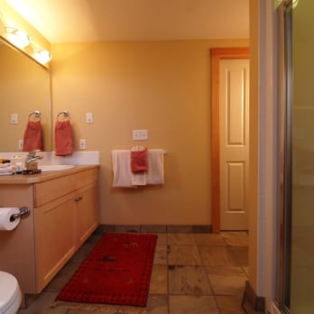Canmore Crossing - Hotels Near Me - Canmore, Alberta