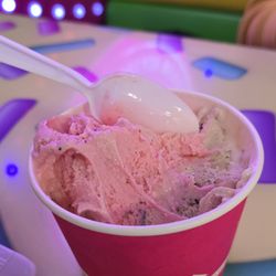 La Michoacana Plus - Strawberry and Snickers nieve! Was delicious!