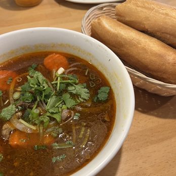 Bốn Mùa | Vietnamese Restaurant - Vietnamese Near Me - Sacramento, California