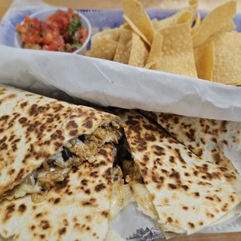 D's Burritos - Chicken Quesadilla - Salad Near Me - Barnesville, Georgia D's Burritos - Chicken Quesadilla - Salad Near Me - Barnesville, Georgia