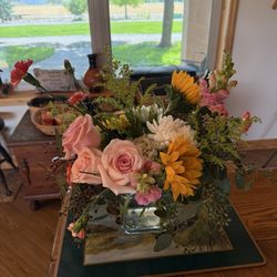 Country Elegance Florist - Floral Arrangement