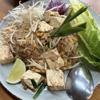 Di Fiora - Pad thai - Asian Fusion Near Me - Seattle, Washington Di Fiora - Pad thai - Asian Fusion Near Me - Seattle, Washington