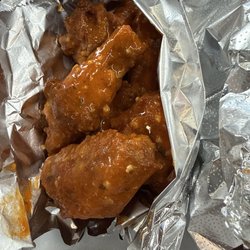 Spicy garlic wings were bomb!