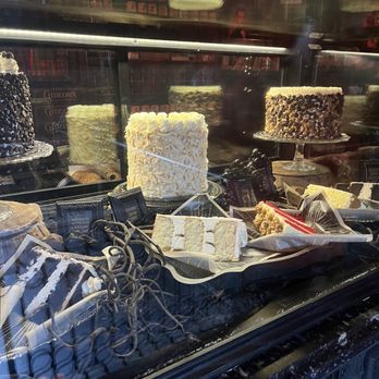 Gideon's Bakehouse - Bakeries Near Me - Orlando, Florida