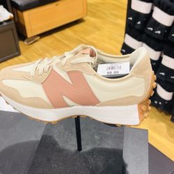 DICK'S Sporting Goods - New balance