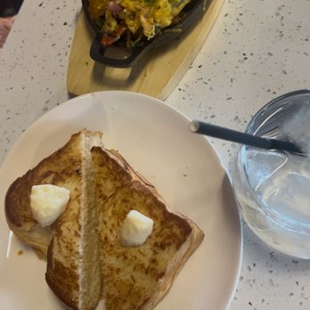 Lush Cafe And Lounge - Skillet - Lounges Near Me - Tempe, Arizona