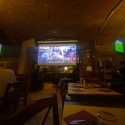 Carlsberg Øl - The only sports bar in area. Good food! Authentic place and lots of beers!!!
