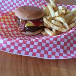 Colbert Heights Cafe - Good burgers