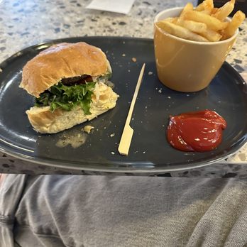 Rabbagast - Rabbagast burger, fries - Burgers Near Me - Blomsterdalen