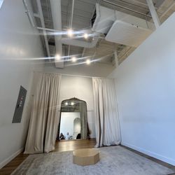 Chantilly Bridal Studio - Fitting room
