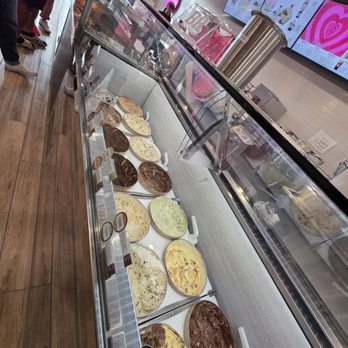 Baskin Robbins - Ice Cream & Frozen Yogurt Near Me - Hollywood, Florida